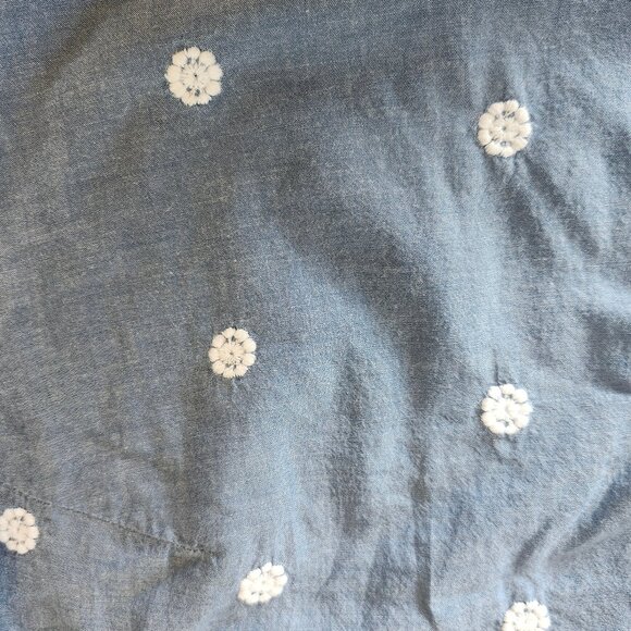 Talbots Women’s L Petite Chambray Popover Top Embroidered Daisy Long Sleeve - Picture 4 of 11